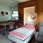 Gyarmaty Апартаменты *