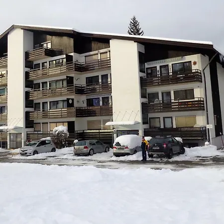 Gyarmaty アパート